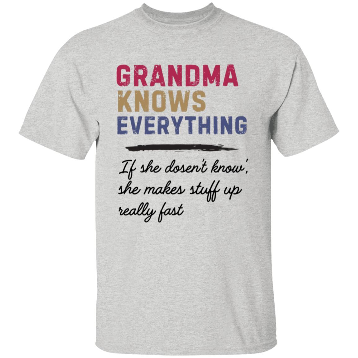 GRANDMA Knows everything tee